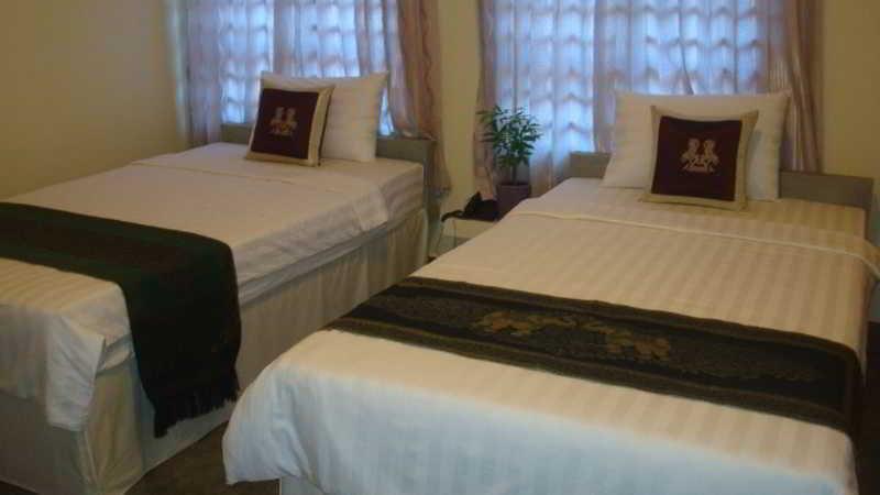 G Eleven Hotel Phnom Penh Ngoại thất bức ảnh
