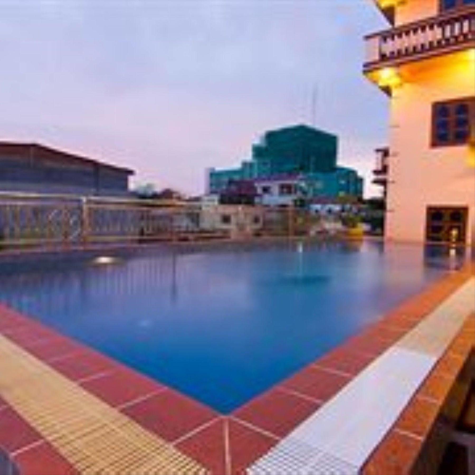 G Eleven Hotel Phnom Penh Ngoại thất bức ảnh