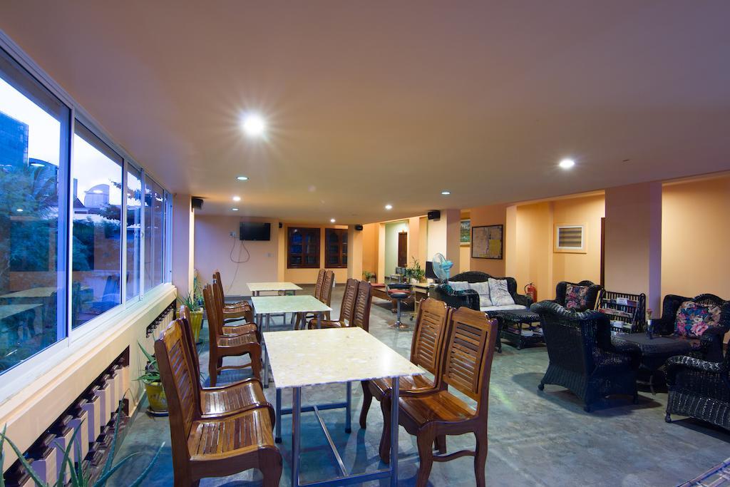 G Eleven Hotel Phnom Penh Ngoại thất bức ảnh