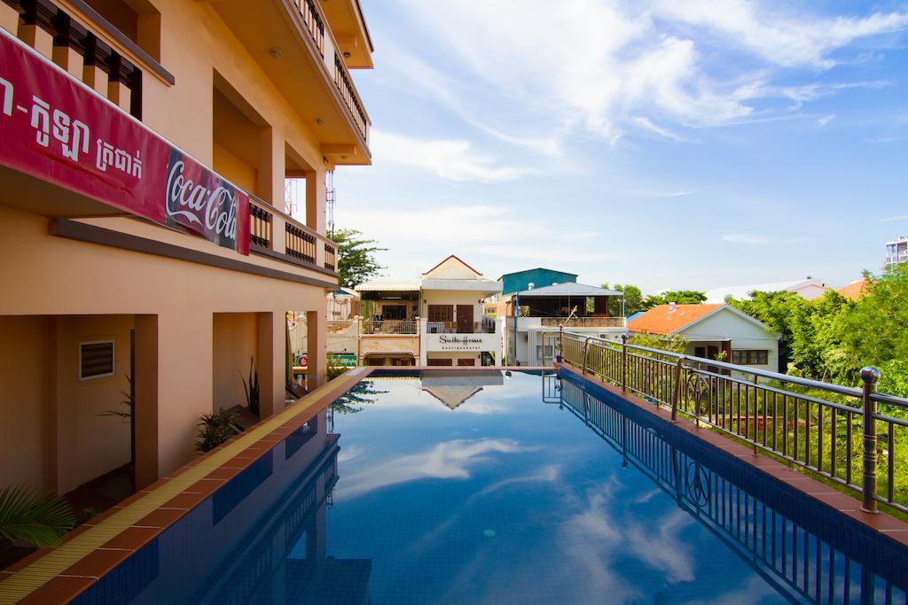 G Eleven Hotel Phnom Penh Ngoại thất bức ảnh