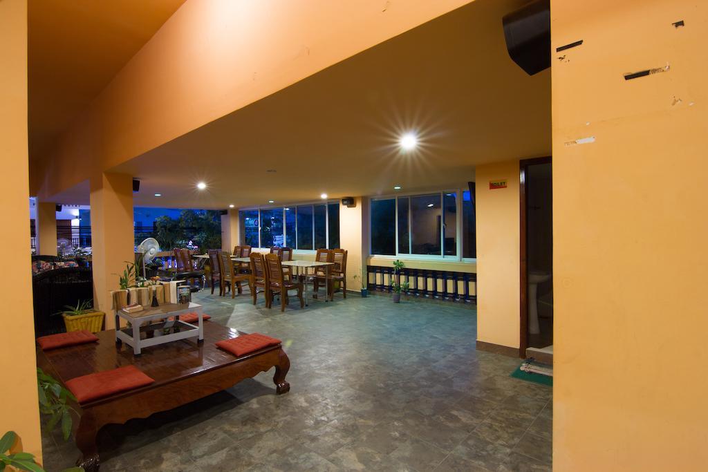 G Eleven Hotel Phnom Penh Ngoại thất bức ảnh