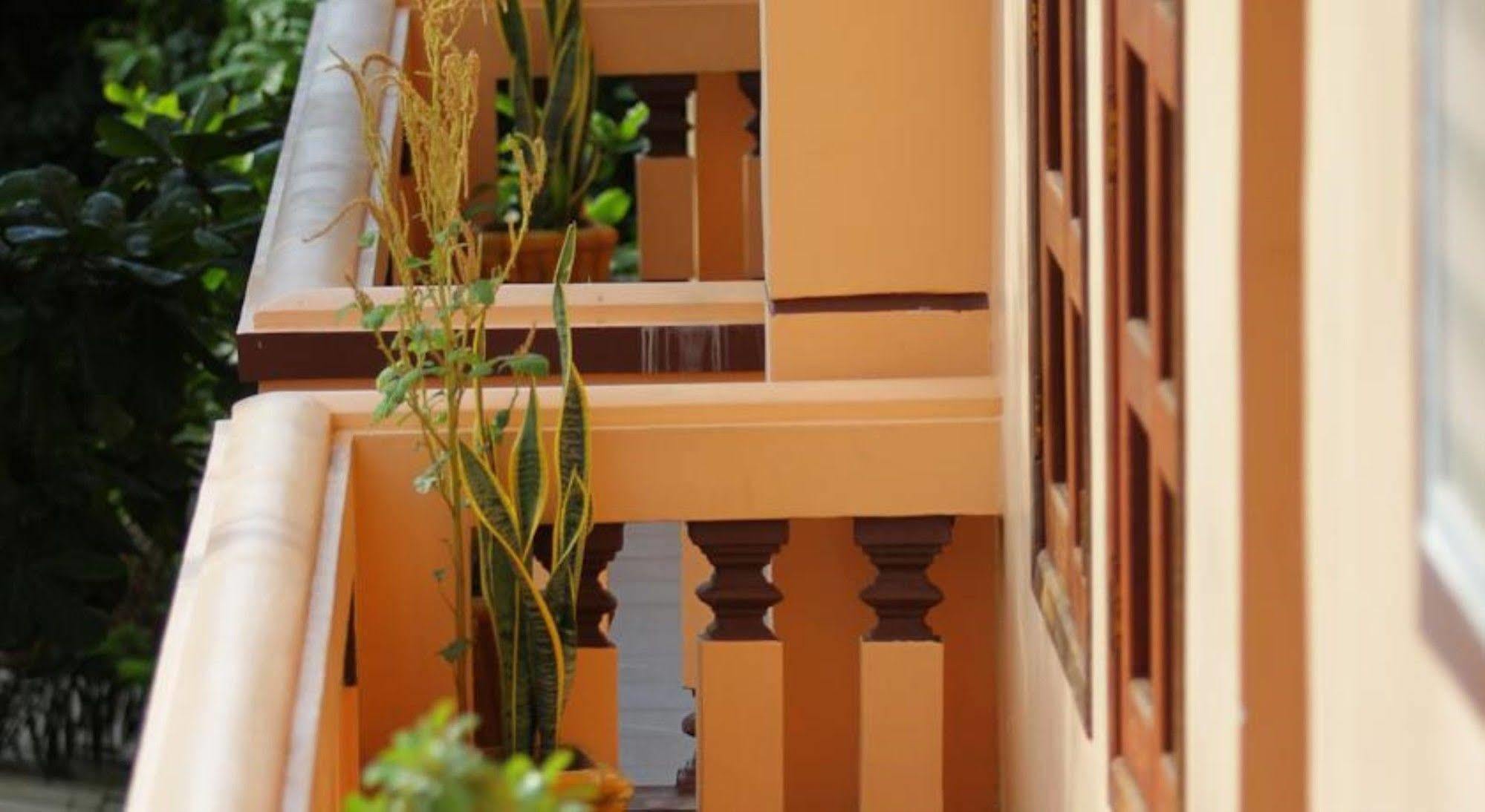 G Eleven Hotel Phnom Penh Ngoại thất bức ảnh